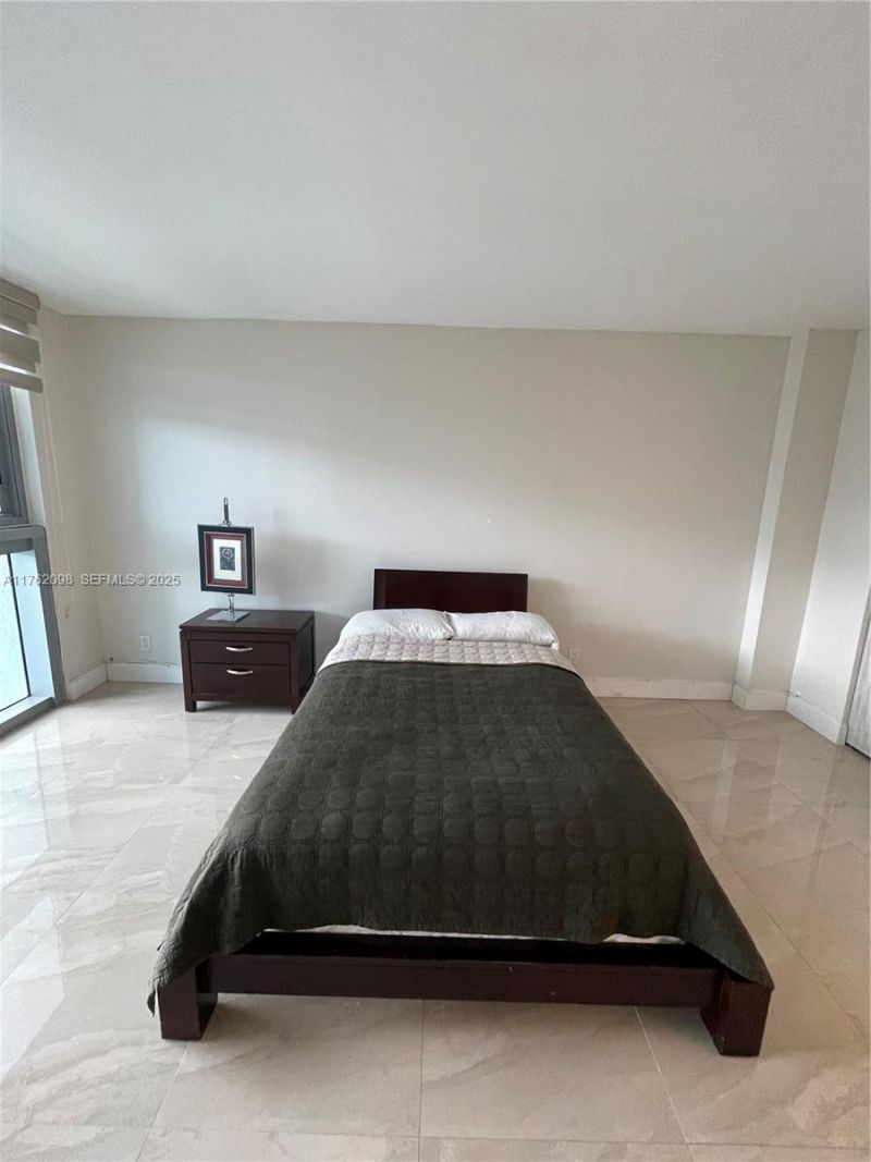 2655 Collins Ave, Unit 1906, Miami Beach, FL 33140 Photo