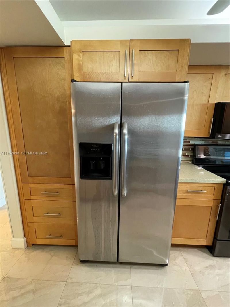 2655 Collins Ave, Unit 1906, Miami Beach, FL 33140 Photo