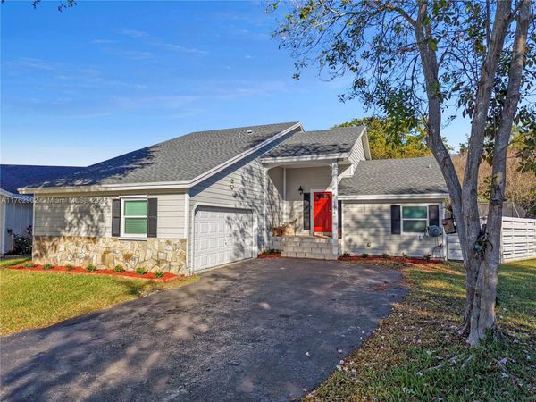 14914 SW 142nd Pl, Miami, FL 33186