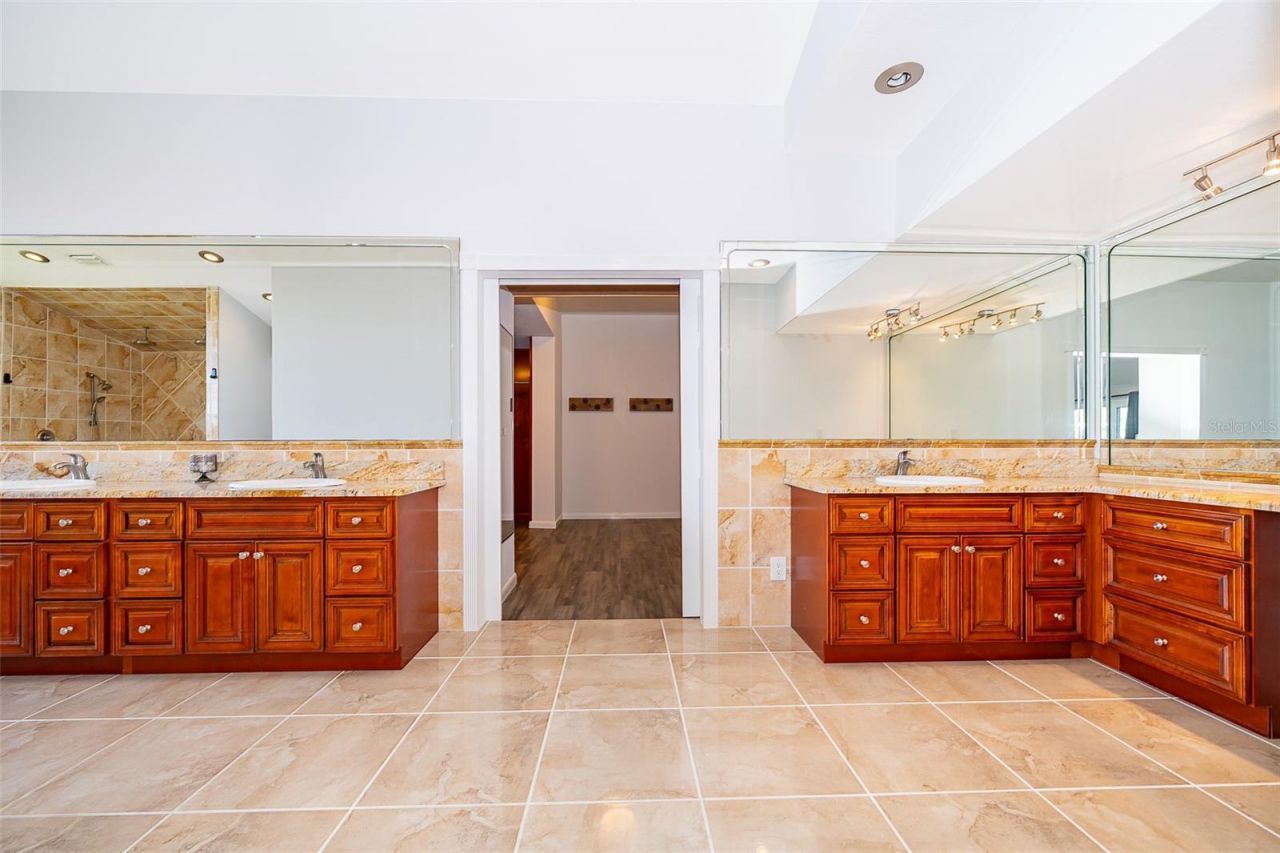 372 Rest Haven Road, Geneva, FL 32732 Photo