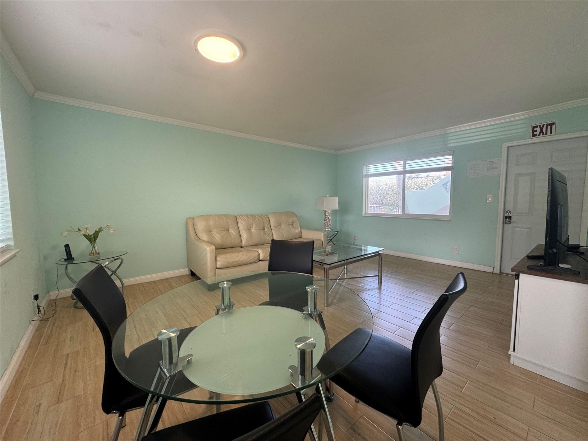 323 Monroe Street, Unit 2, Hollywood, FL 33019 Photo