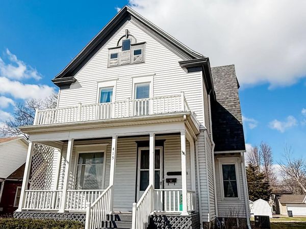 415 S Garfield Avenue, Burlington, IA 52601