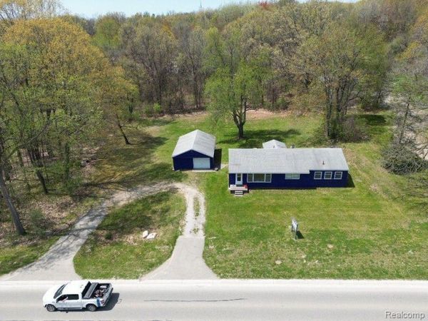 7165 SASHABAW Road, Village Of Clarkston, MI 48348