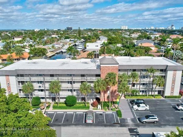 3111 NE 51st St, Unit 205, Fort Lauderdale, FL 33308