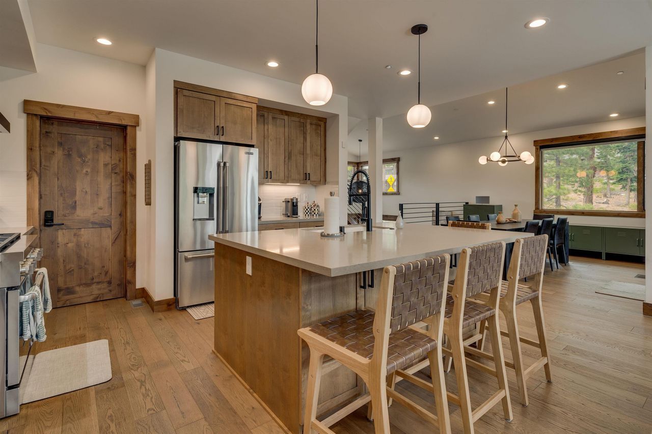 9234 Heartwood Drive, Truckee, CA 96161 Photo