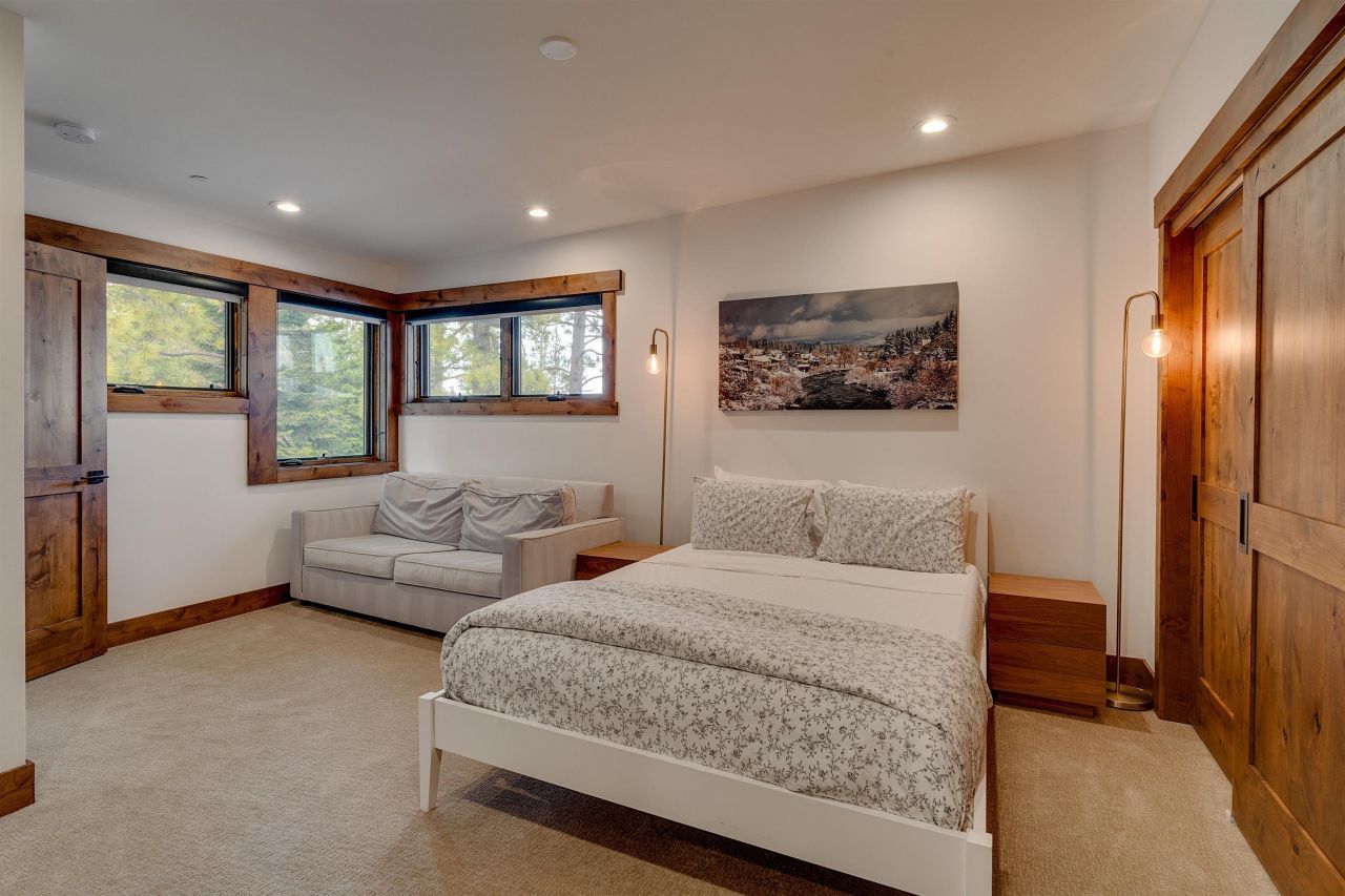 9234 Heartwood Drive, Truckee, CA 96161 Photo