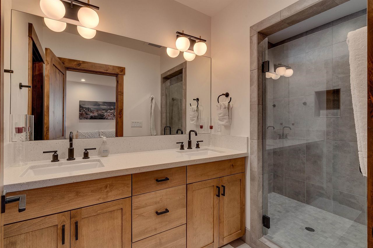 9234 Heartwood Drive, Truckee, CA 96161 Photo