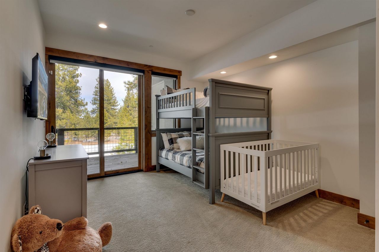 9234 Heartwood Drive, Truckee, CA 96161 Photo