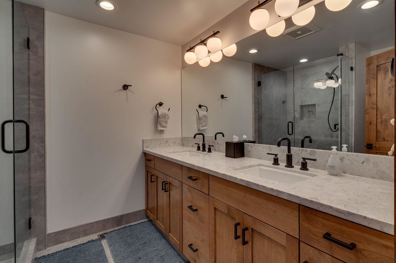 9234 Heartwood Drive, Truckee, CA 96161 Photo