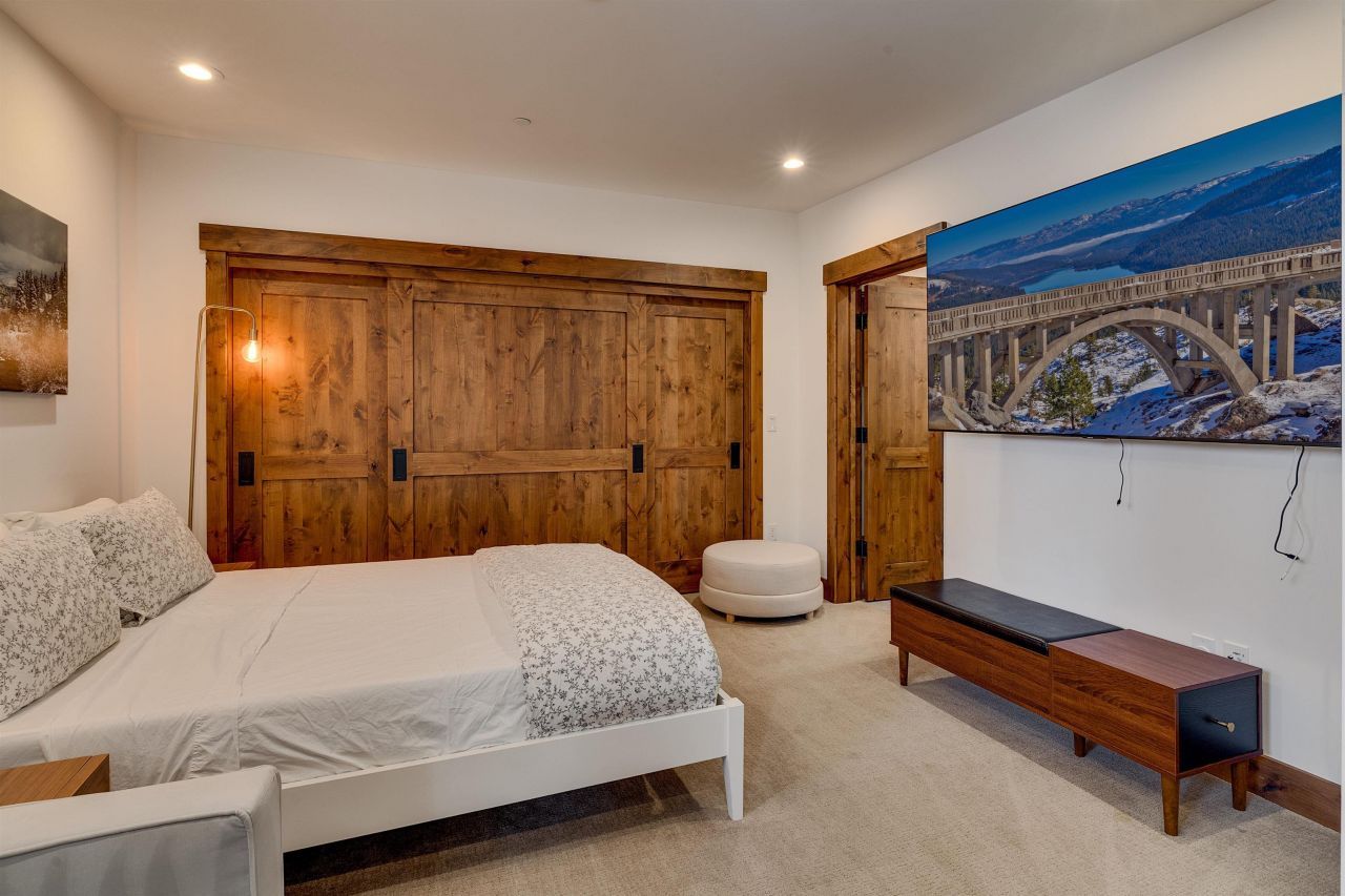 9234 Heartwood Drive, Truckee, CA 96161 Photo