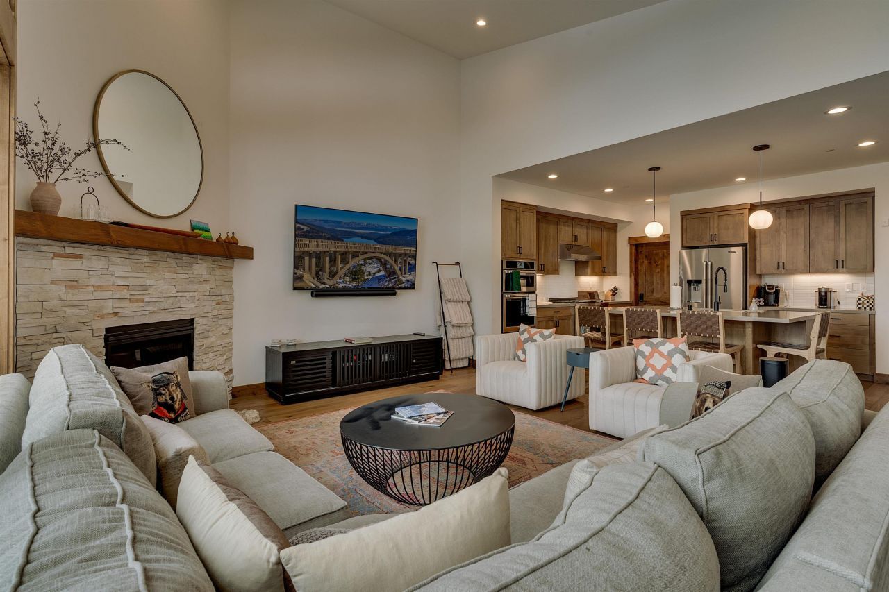 9234 Heartwood Drive, Truckee, CA 96161 Photo