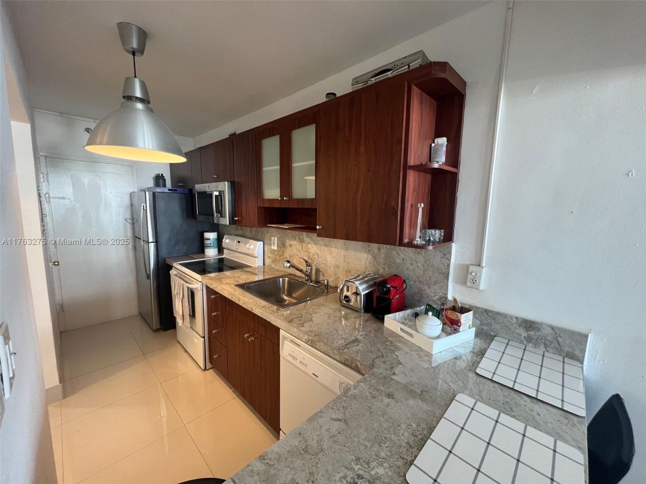 100 Lincoln Rd, Unit 945, Miami Beach, FL 33139 Photo