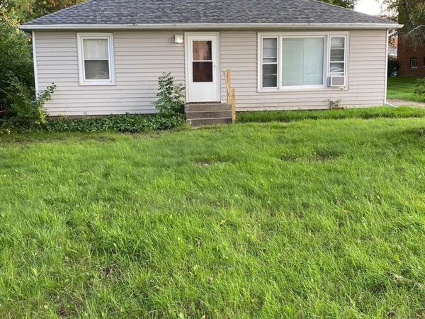 1624 County Road B W, Roseville, MN 55113