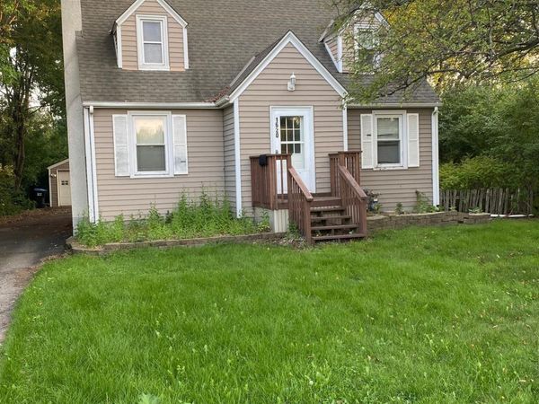 1620 County Road B W, Roseville, MN 55113