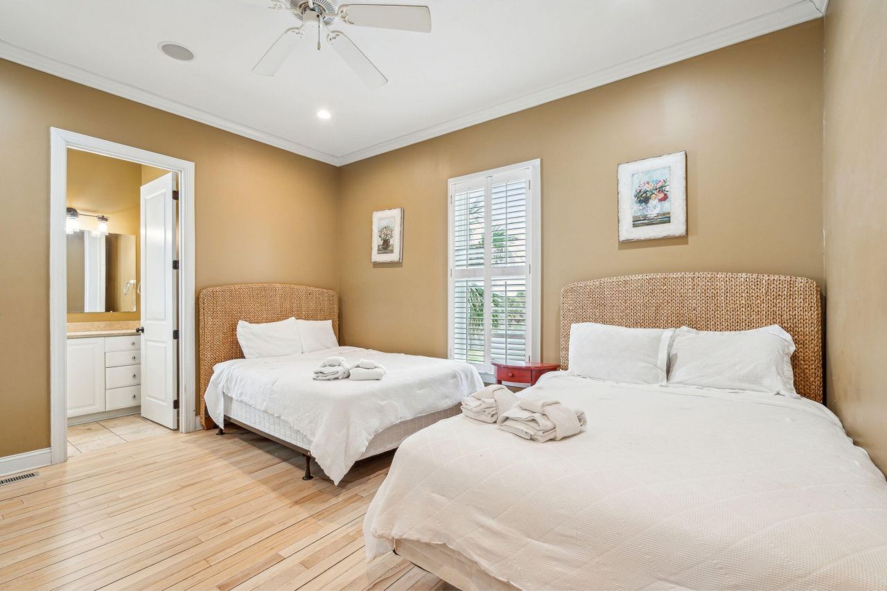 1699 E Ashley Avenue Photo 34