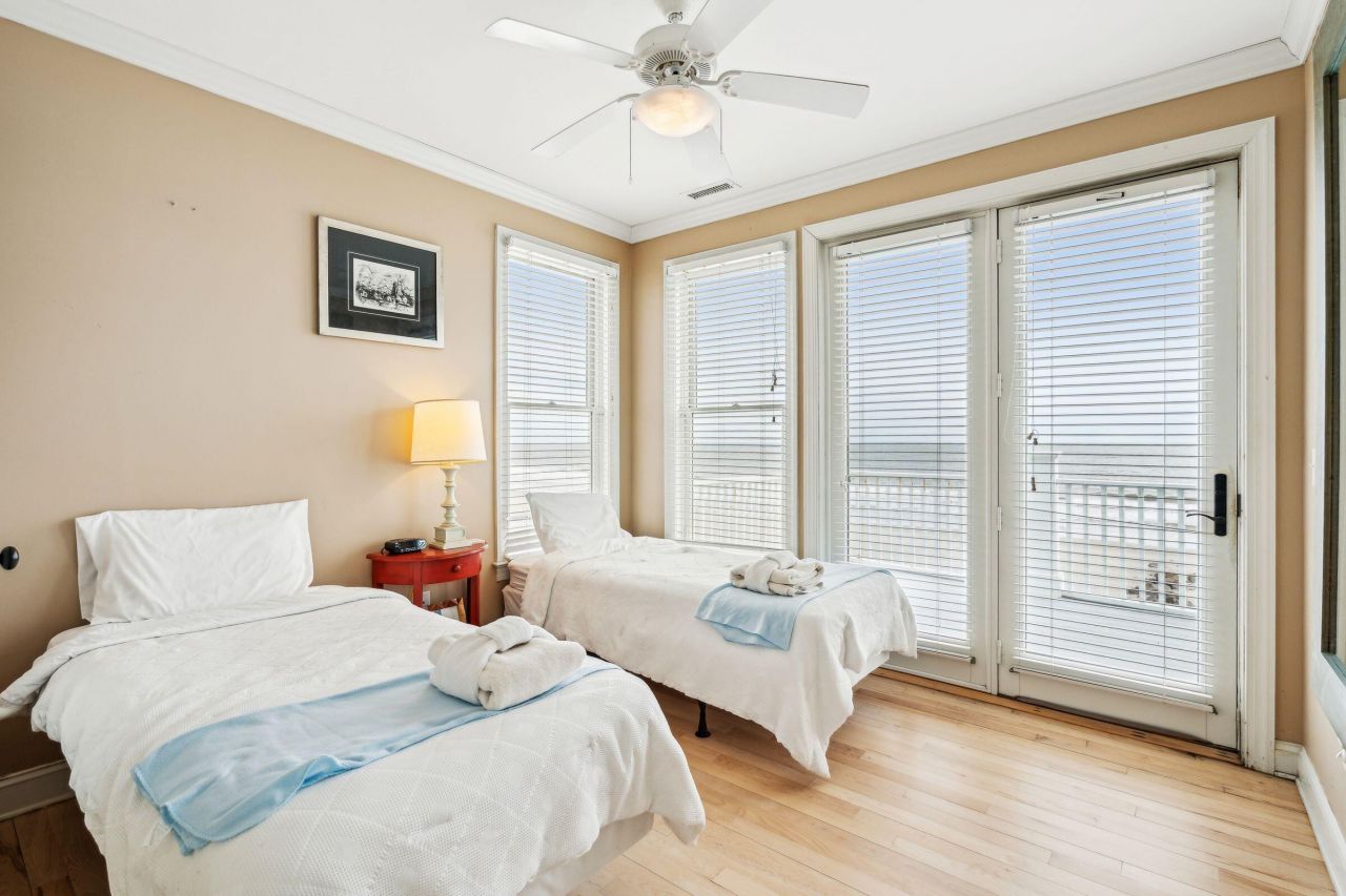 1699 E Ashley Avenue Photo 45