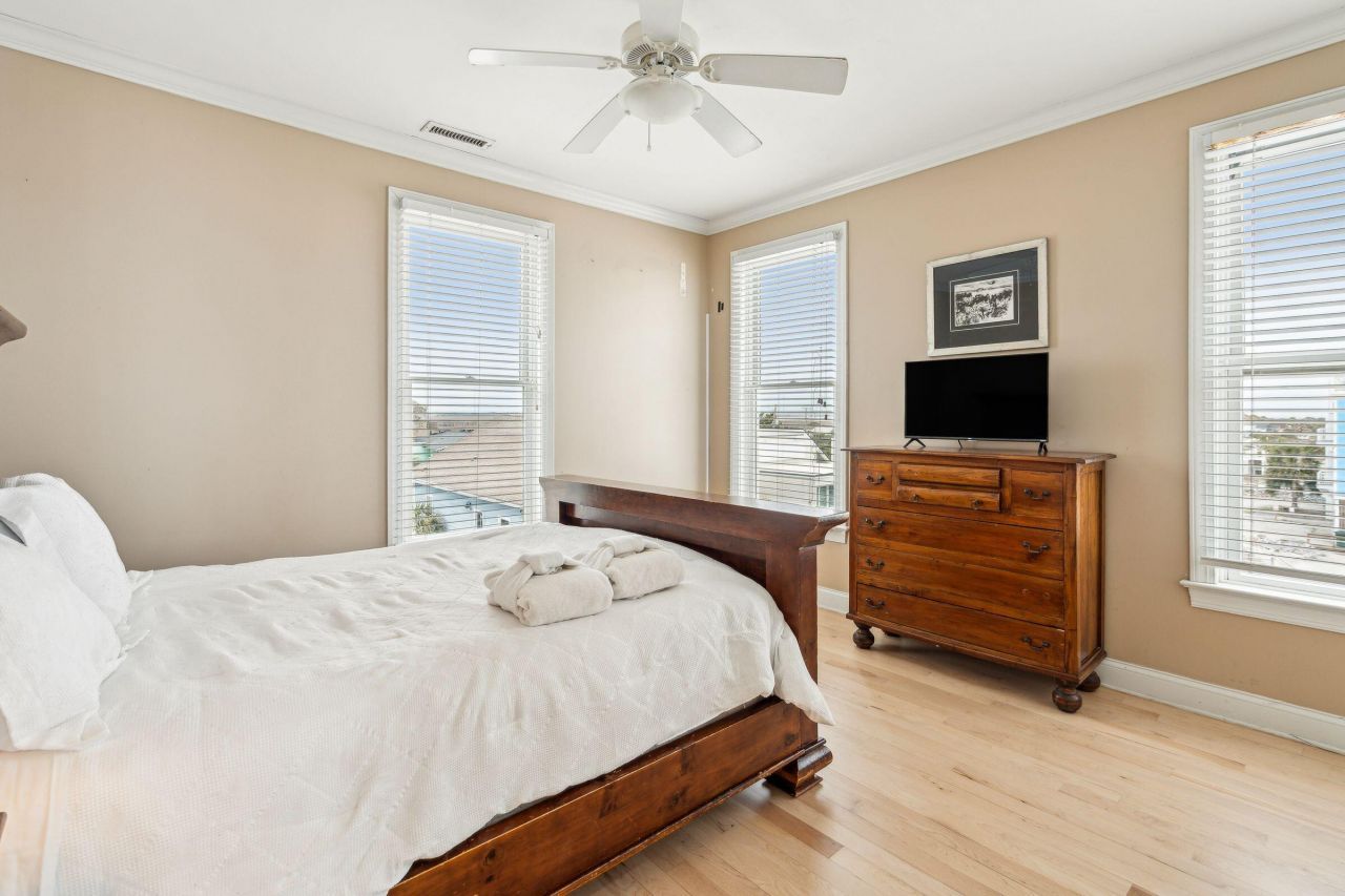 1699 E Ashley Avenue Photo 46