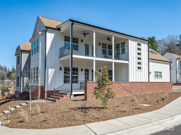 60 Skyvue Court, Saluda, NC 28773