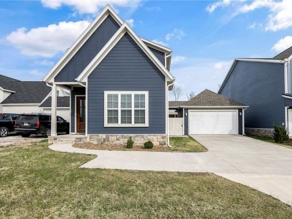 501 S 7th Street, Rogers, AR 72756