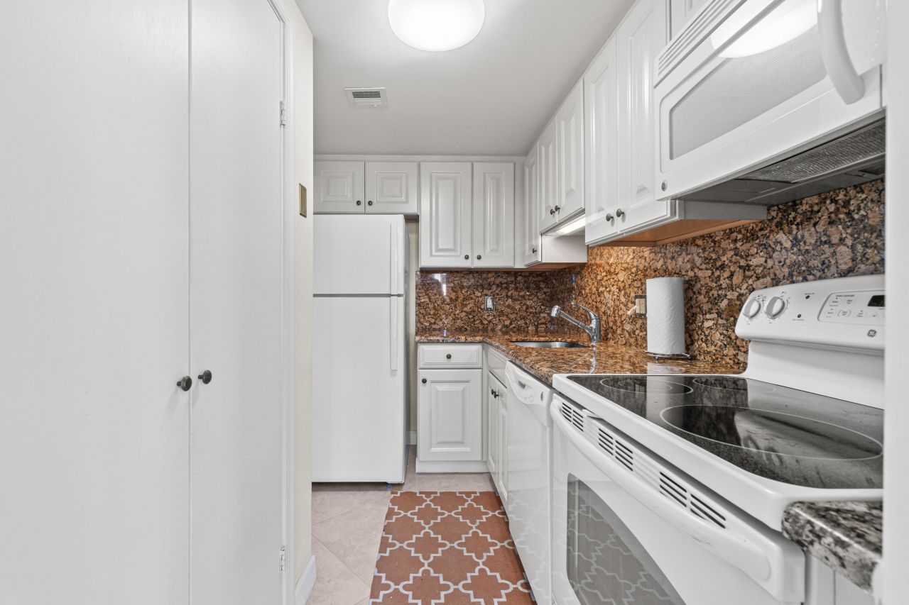 2760 S Ocean Boulevard, Unit 313, Palm Beach, FL 33480 Photo