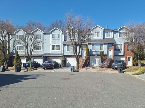 59 Pembrook Loop, Staten Island, NY 10309