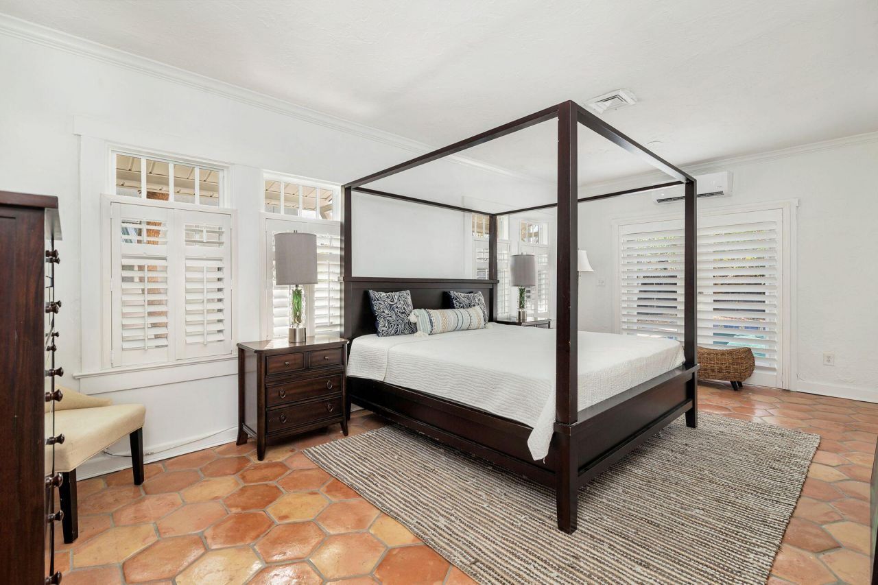 222 Greenwood Drive, West Palm Beach, FL 33405 Photo