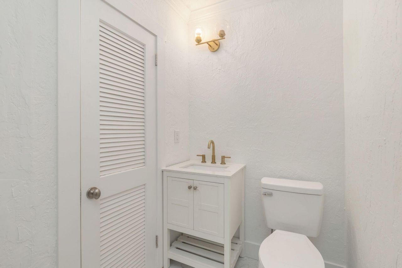 222 Greenwood Drive, West Palm Beach, FL 33405 Photo