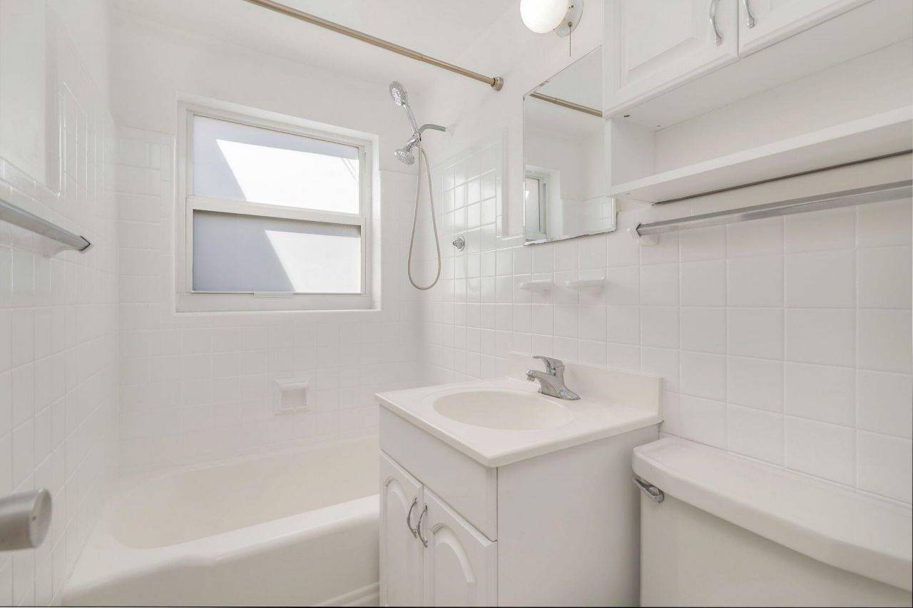 222 Greenwood Drive, West Palm Beach, FL 33405 Photo