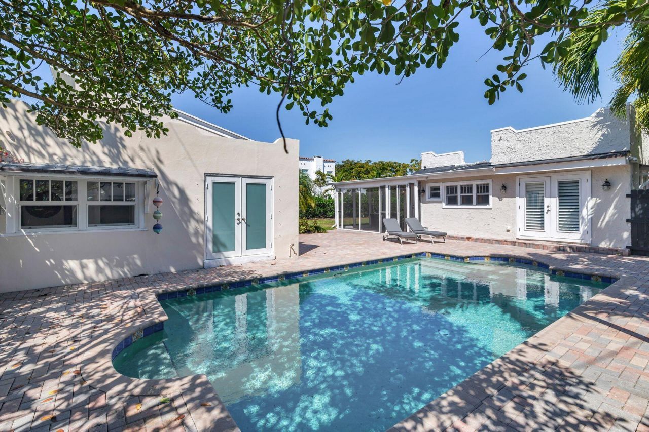 222 Greenwood Drive, West Palm Beach, FL 33405 Photo