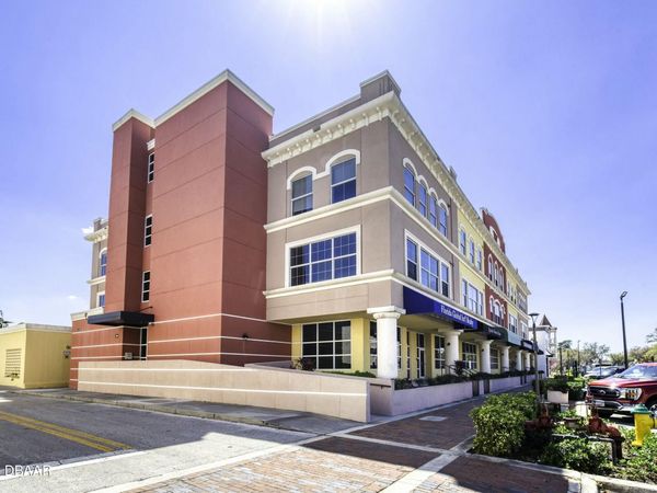 208 Wall Street, Unit 205, Daytona Beach, FL 32114