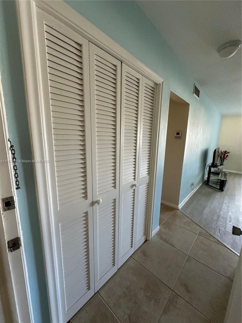 1851 NE 62nd St, Unit 504, Fort Lauderdale, FL 33308 Photo