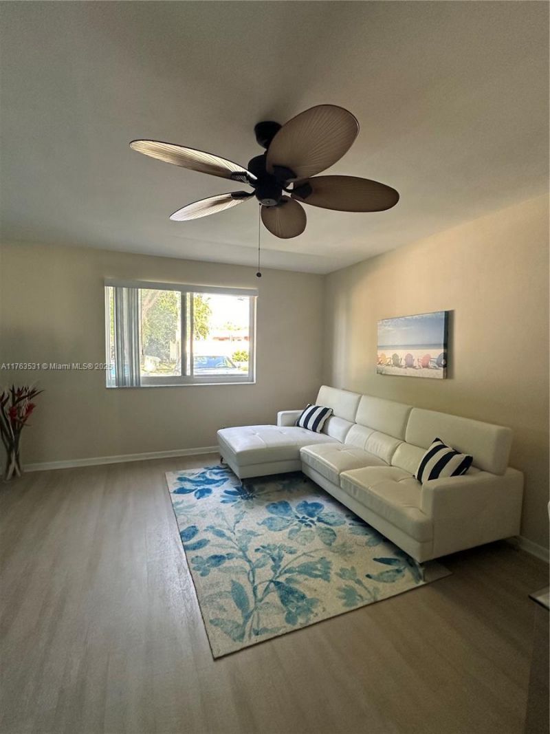 1851 NE 62nd St, Unit 504, Fort Lauderdale, FL 33308 Photo