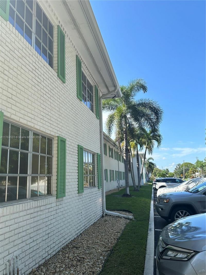1851 NE 62nd St, Unit 504, Fort Lauderdale, FL 33308 Photo