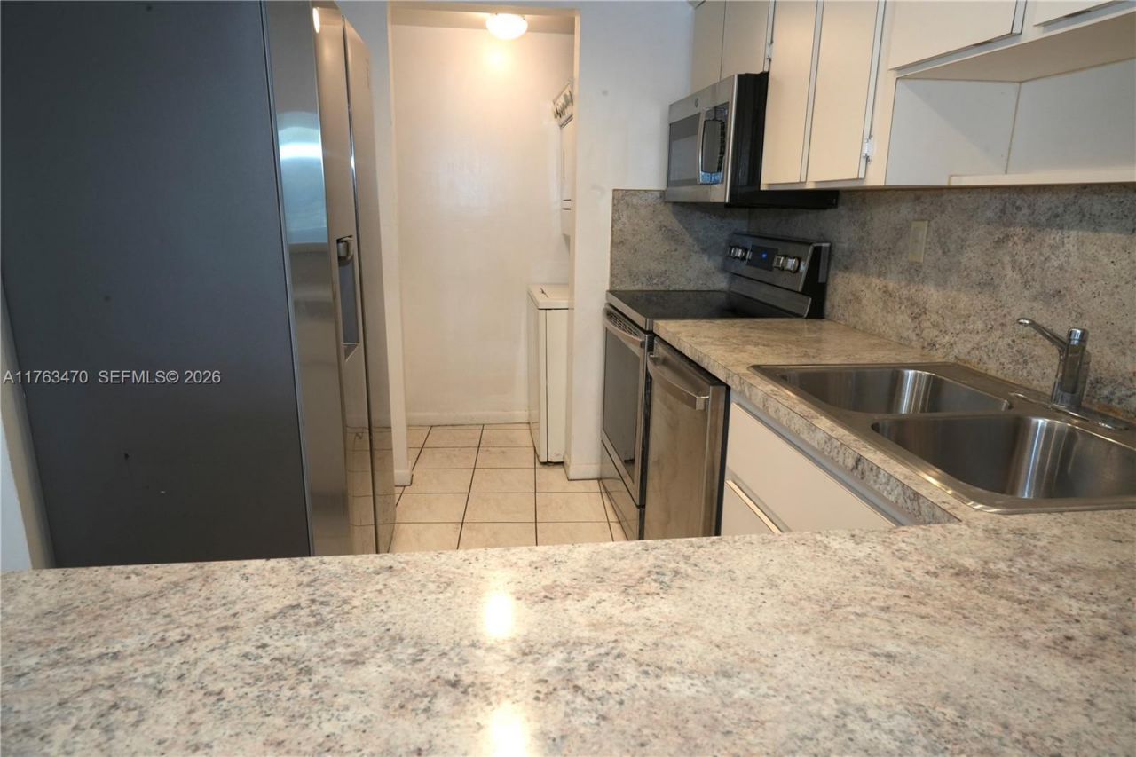 5201 Orduna Dr, Unit 12, Coral Gables, FL 33146 Photo