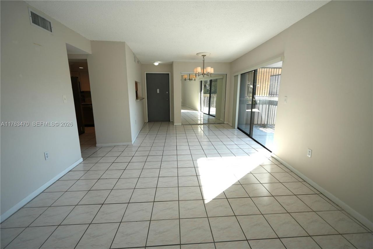 5201 Orduna Dr, Unit 12, Coral Gables, FL 33146 Photo