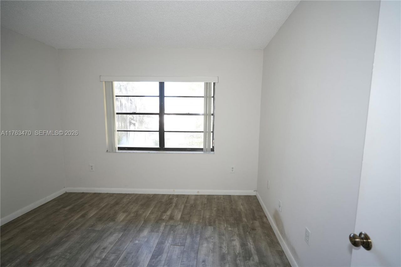 5201 Orduna Dr, Unit 12, Coral Gables, FL 33146 Photo