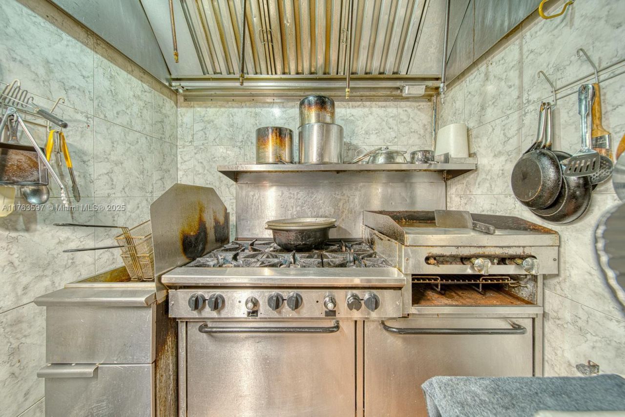 Highly Profitable Restaurant-bar For Sale On 8th , Miami, FL 33144 Photo