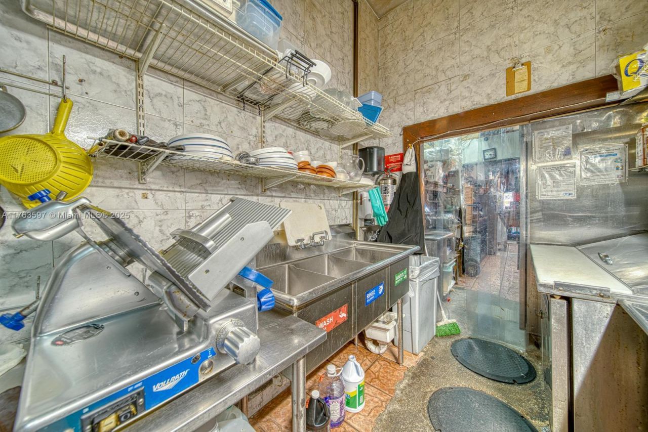 Highly Profitable Restaurant-bar For Sale On 8th , Miami, FL 33144 Photo