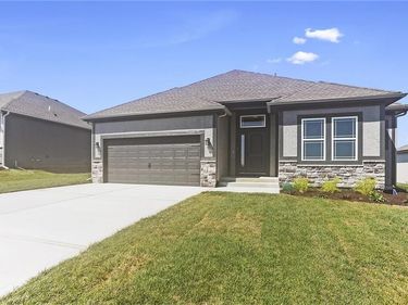 11457 N Auburndale Circle, Kansas City, MO 64157