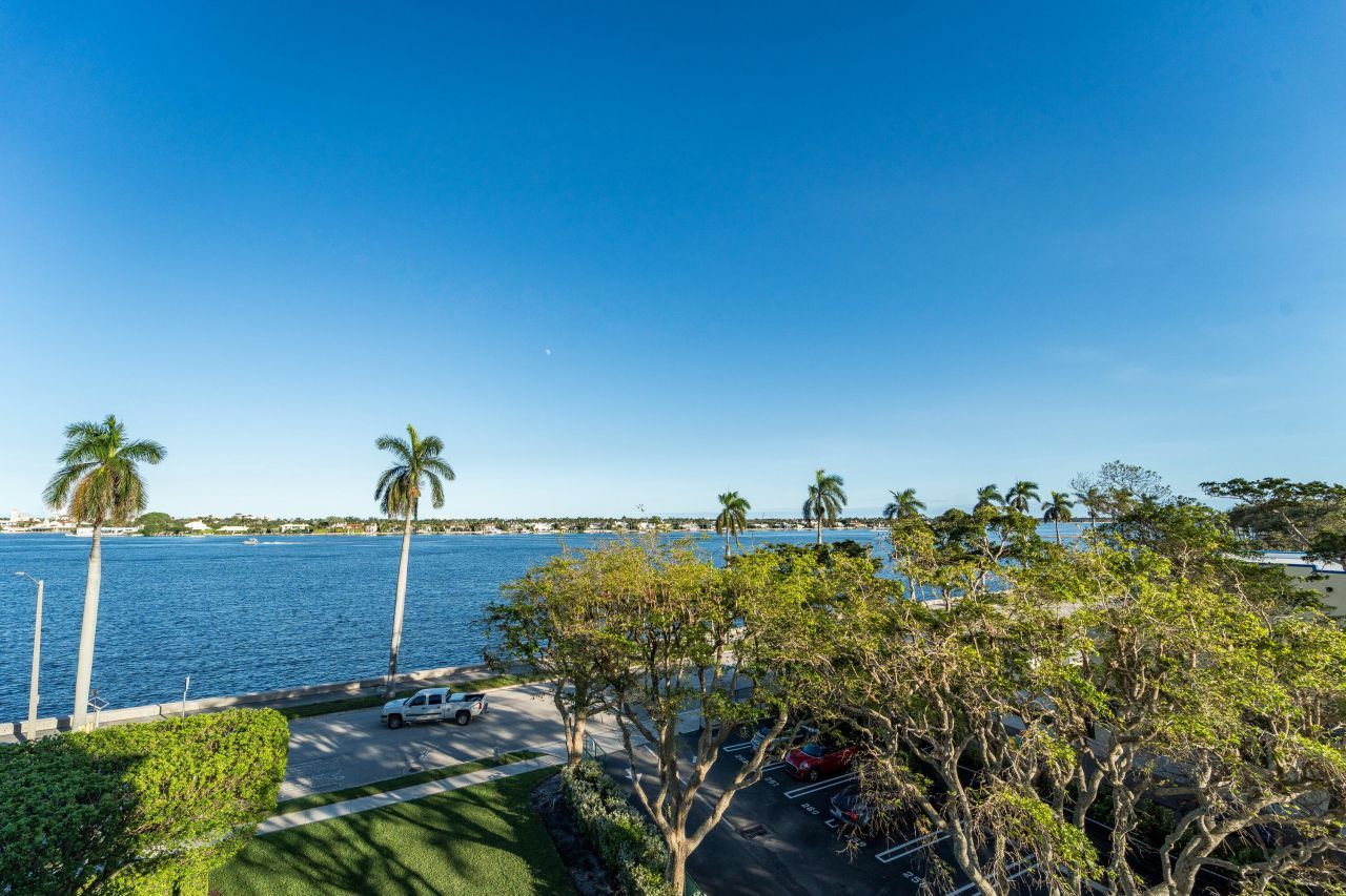 1801 S Flagler Drive, Unit 402, West Palm Beach, FL 33401 Photo