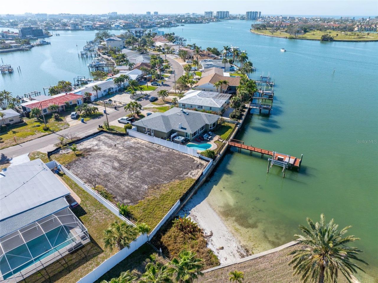 8043 Causeway Boulevard S, Saint Petersburg, FL 33707 Photo