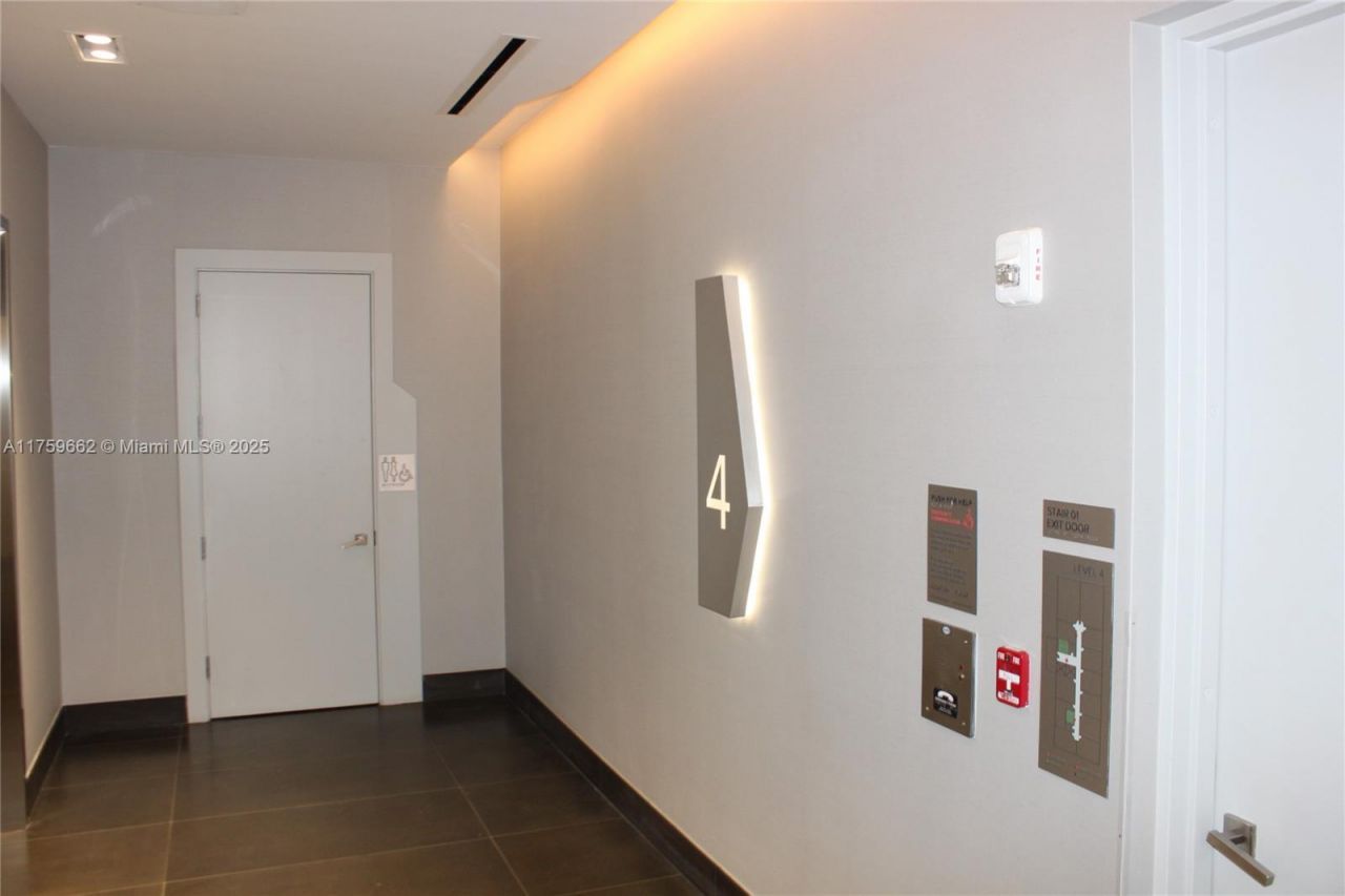 19790 W Dixie Hwy, Unit 403, Aventura, FL 33180 Photo