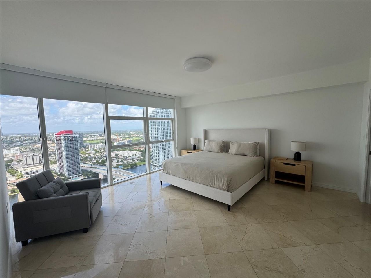 1830 S Ocean Dr, Unit 3707, Hallandale Beach, FL 33009 Photo