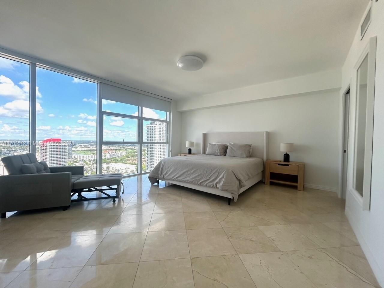 1830 S Ocean Dr, Unit 3707, Hallandale Beach, FL 33009 Photo