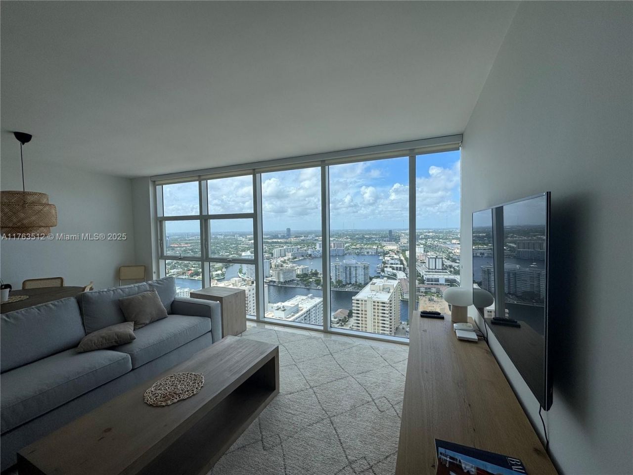 1830 S Ocean Dr, Unit 3707, Hallandale Beach, FL 33009 Photo