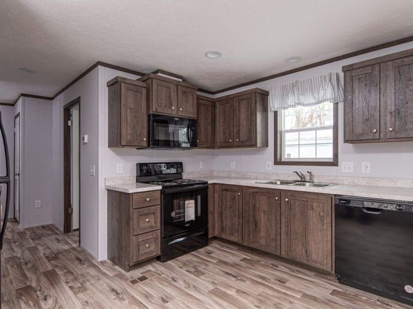 143 Oak Street, St. Johnsbury, VT 05819