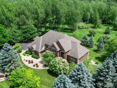 6 Troon Court, Dellwood, MN 55110
