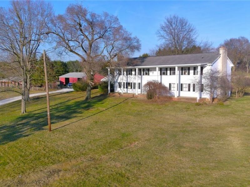 3390 Meese Road NE, Louisville, OH 44641 Photo 2