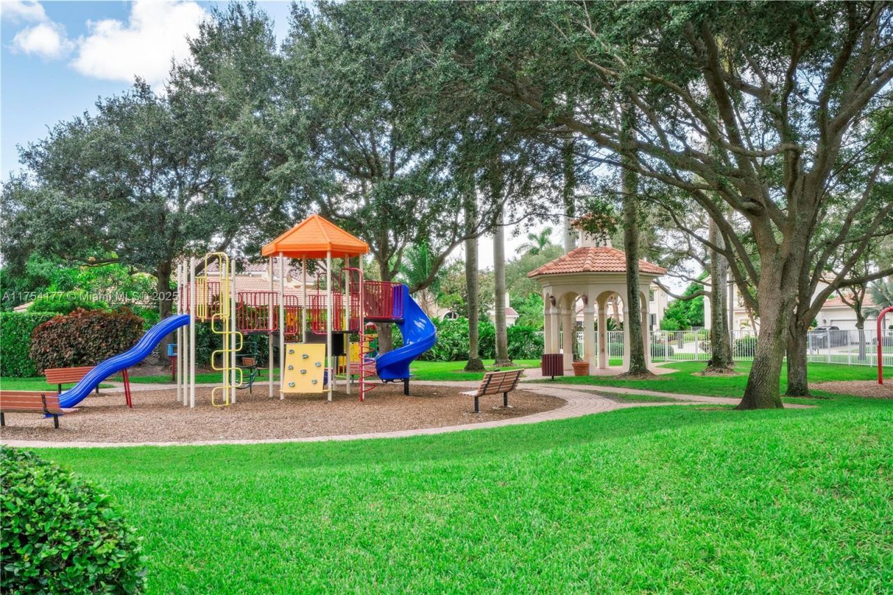 7546 NW 18th Dr, Pembroke Pines, FL 33024 Photo