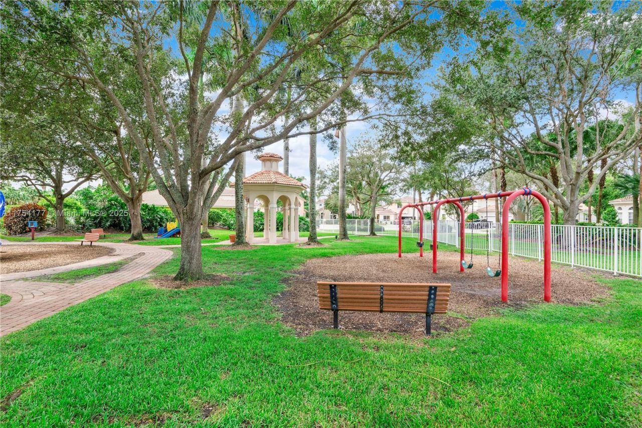 7546 NW 18th Dr, Pembroke Pines, FL 33024 Photo